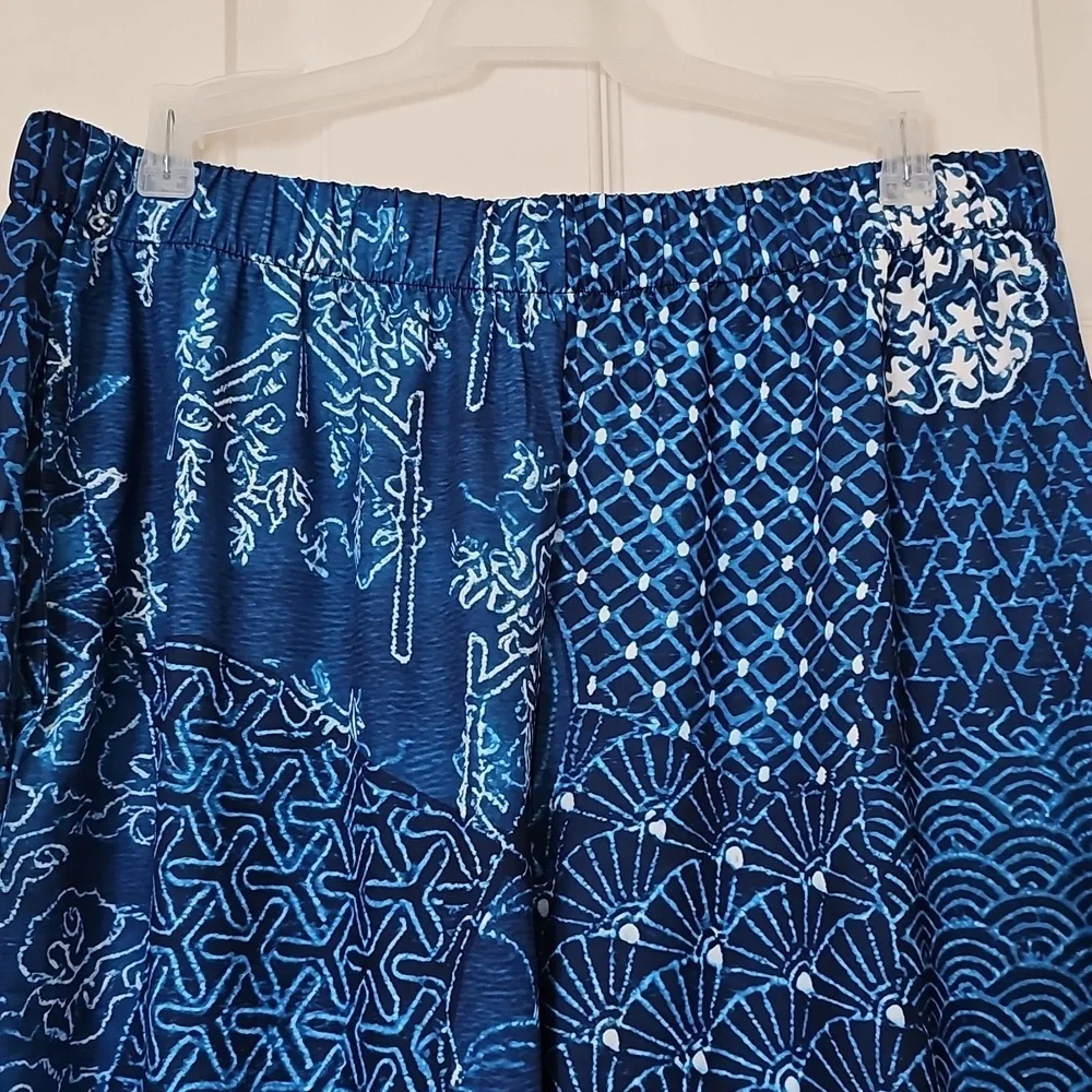 NWT Women's Capri Boho Beachy Casual Pull On Pant XL Blues Whites - Picture 8 of 14
